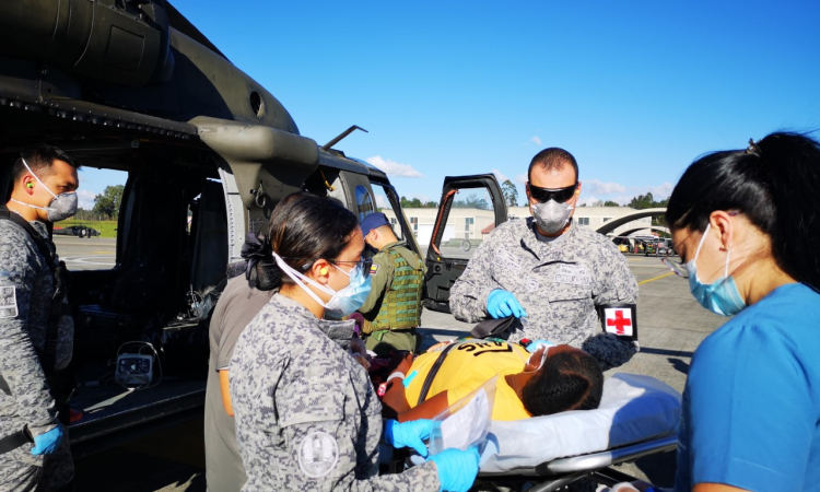 Tripulación del helicóptero Ángel salvó la vida de una mujer en grave estado de salud        