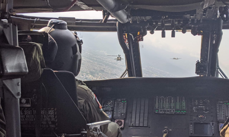 Su Fuerza Aérea Colombiana sobrevuela el territorio nacional brindando seguridad en la semana mayor