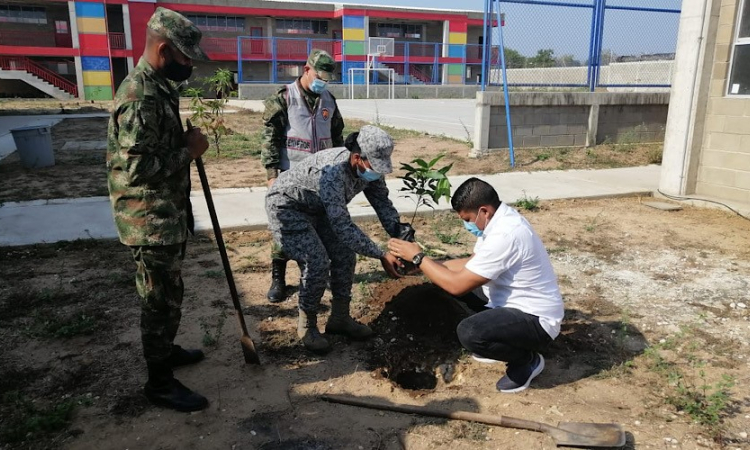 La Fuerza Aérea apoyó la siembra de 400 árboles en Malambo