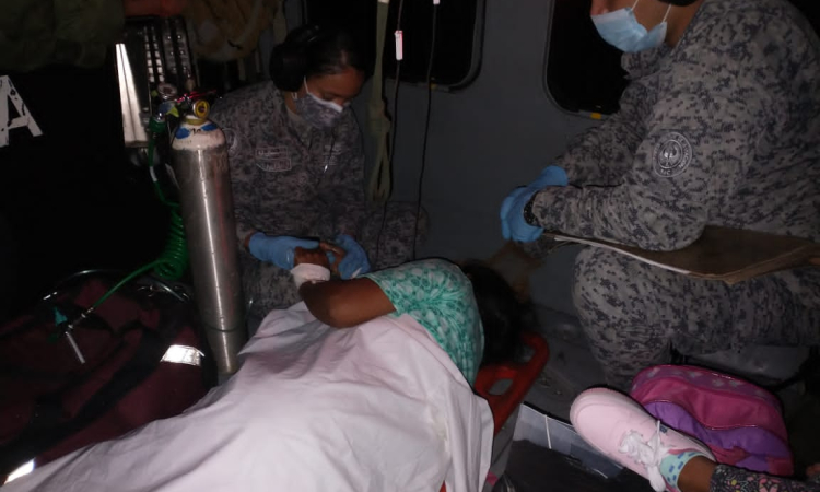 En Cauca, mujer indígena en delicado estado de salud, fue trasladada en helicóptero de su Fuerza Aérea