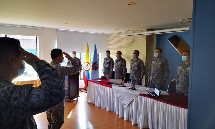 Suboficiales de la Fuerza Aérea Colombiana son capacitados como Inspector Técnico 
