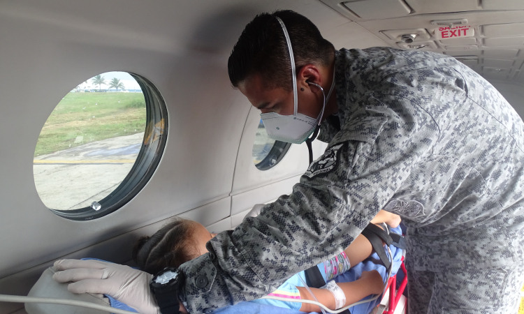 Garantizando una atención médica oportuna, menor de 6 años fue trasladada por su Fuerza Aérea hacia Barranquilla 
