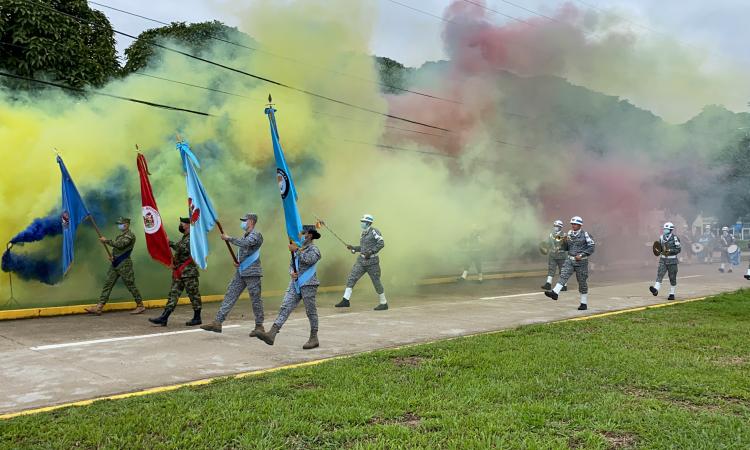 El Comando Aéreo de Cómbate No.6, conmemoro con desfile militar el grito de independencia.