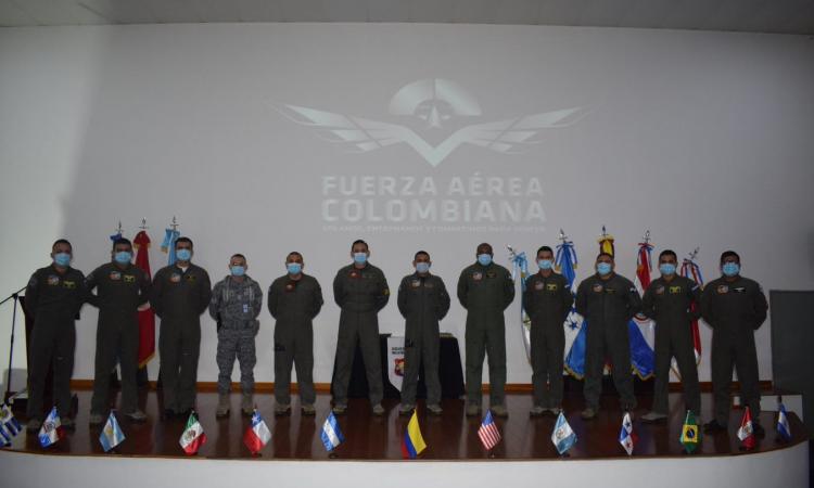 Curso TER de alumnos internacionales fueron capacitados por su Fuerza Aérea Colombiana