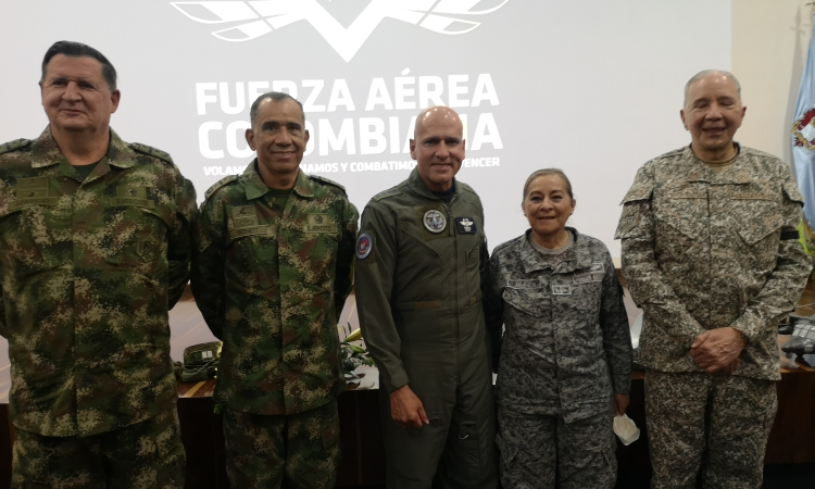 Profesionales Oficiales de Reserva de las Fuerzas Militares se reúnen en el Congreso Anual de Revitalización