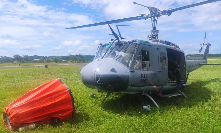 El Comando Aéreo de Combate No.6 se entrena diferentes misiones de extinción de incendios que contribuyen con la protección y seguridad del suroriente del país .