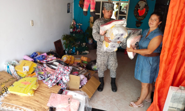 Hogares de zonas rurales del Meta recibieron regalos de su Fuerza Aérea Colombiana