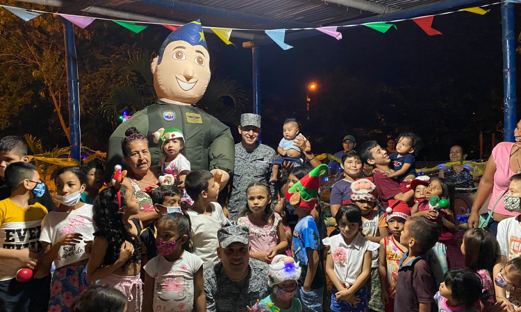 Niños de Girardot iniciaron con alegría las novenas con apoyo de su Fuerza Aérea Colombiana