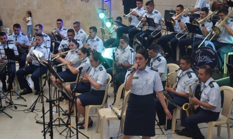 Inició la gira musical de la Banda Sinfónica "Blue Skies de su Fuerza Aérea Colombiana "