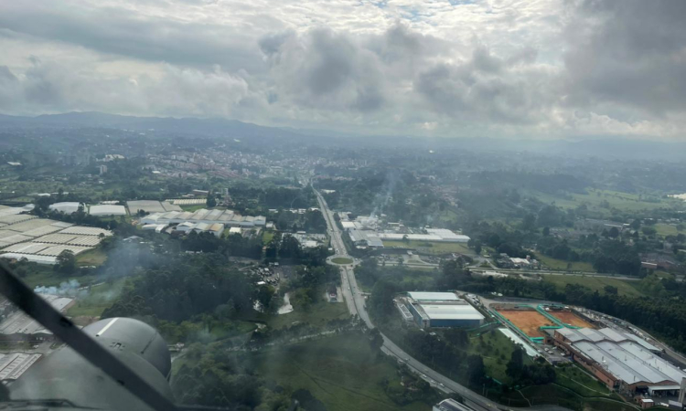 Su Fuerza Aérea Colombiana acompaña el Plan Viaje Seguro en Antioquia  