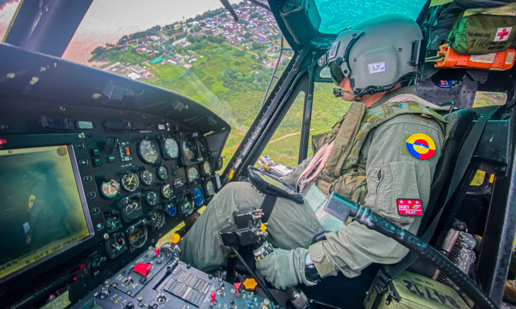 En el suroriente del país, su Fuerza Aérea Colombiana hace presencia en jornada electoral 