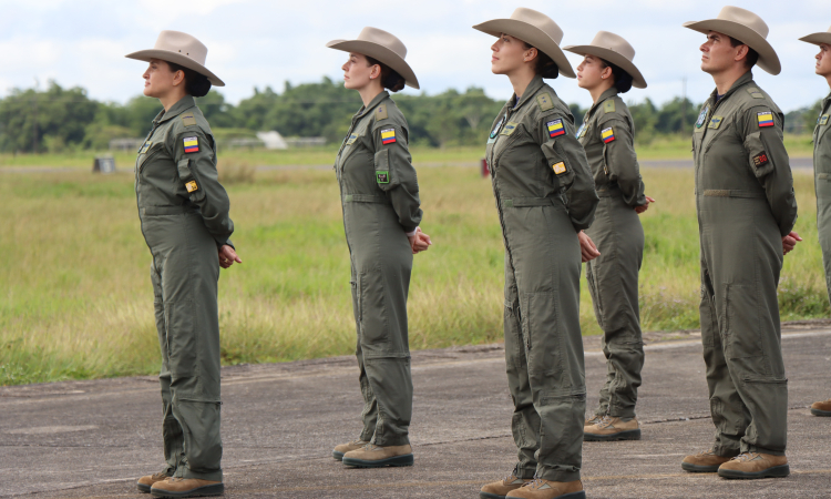Mujeres militares, más que un género