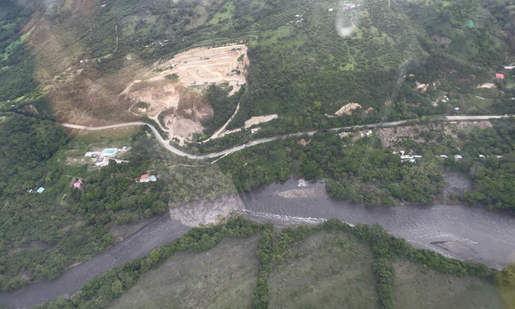 Monitoreo a derrumbes por lluvias en Tolima y Cundinamarca es realizado por su Fuerza Aérea 