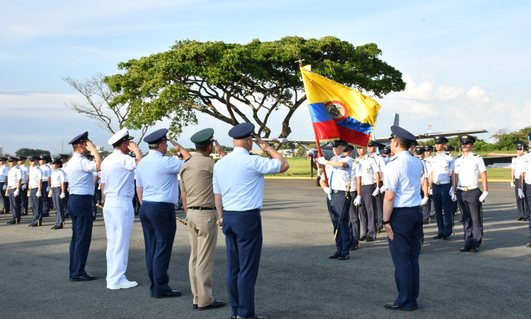 Comando Aéreo de Combate No.7 celebra su noveno aniversario de compromiso con el país 