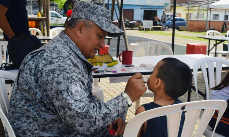 En Jornada de recreación y bienestar, se vincula su Fuerza Aérea Colombiana en Cali