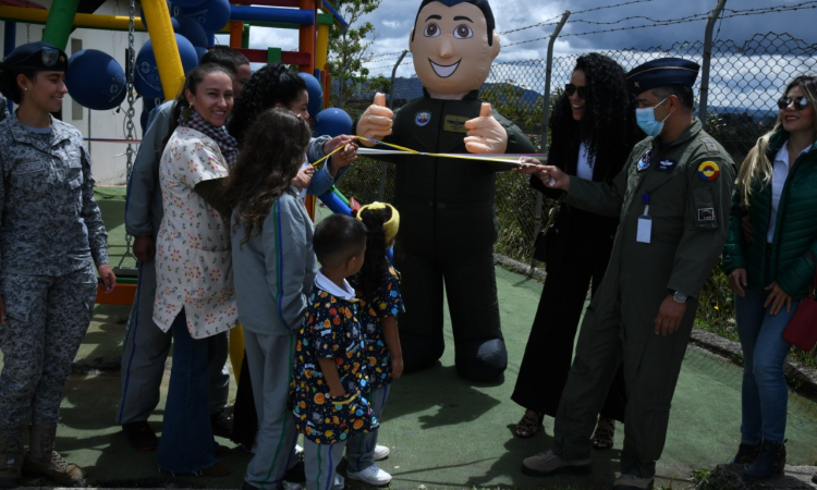 Instituciones Educativas de Rionegro reciben parques recreativos