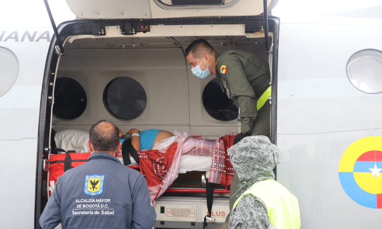 En avión ambulancia se realiza traslado aeromédico un menor  desde Riohacha hasta Bogotá