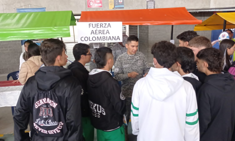 En Feria Educativa participó su Fuerza Aérea Colombiana