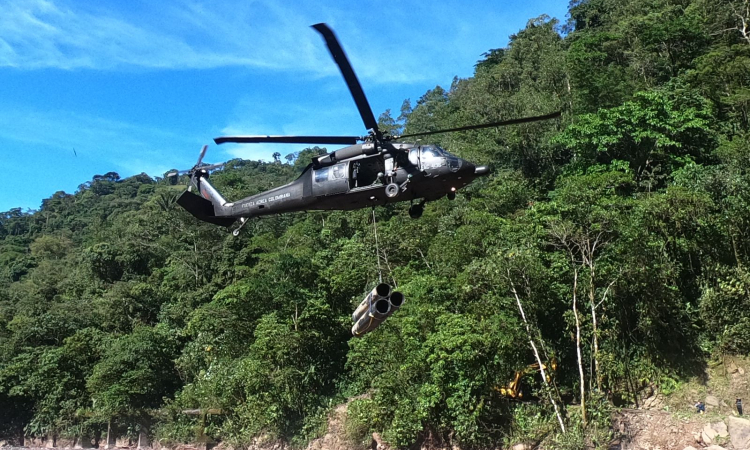 Elementos necesarios para reparaciones del acueducto de Villavicencio fueron transportados por su Fuerza Aérea
