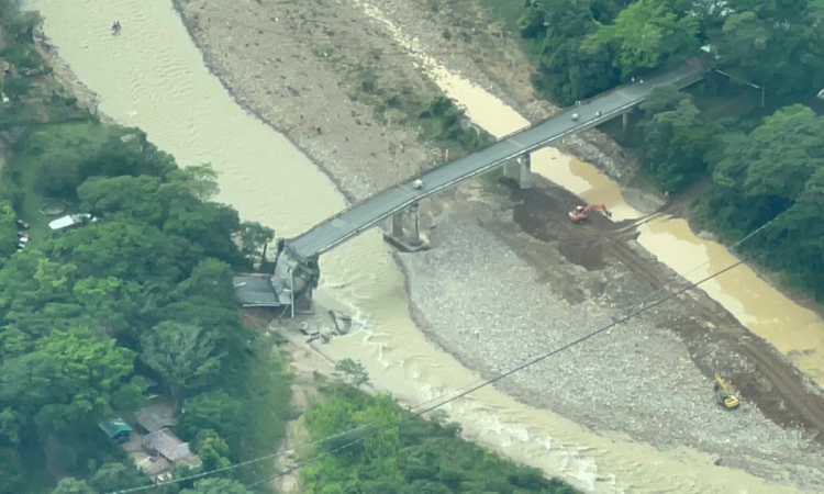 Desde el aire se monitorea estado del puente en Paz de Ariporo, Casanare