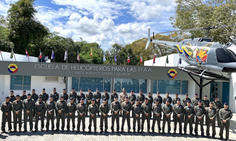 Seminario de estandarización de instructores en la Escuela Internacional de Helicópteros para las Fuerzas Armadas 