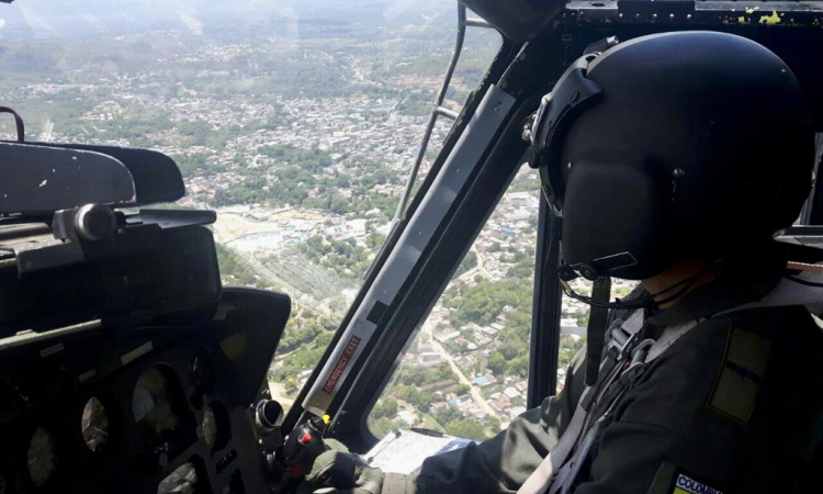 Helicópteros de su Fuerza Aérea Colombiana en Melgar, Tolima vigilan vías en este puente festivo de reyes