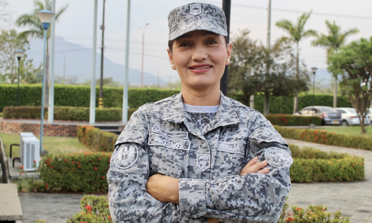 Creatividad, pasión y vocación de servicio cualidades de la mujer militar
