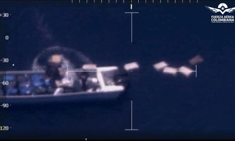 Interceptada lancha que transportaba clorhidrato de cocaína, en el océano pacífico 
