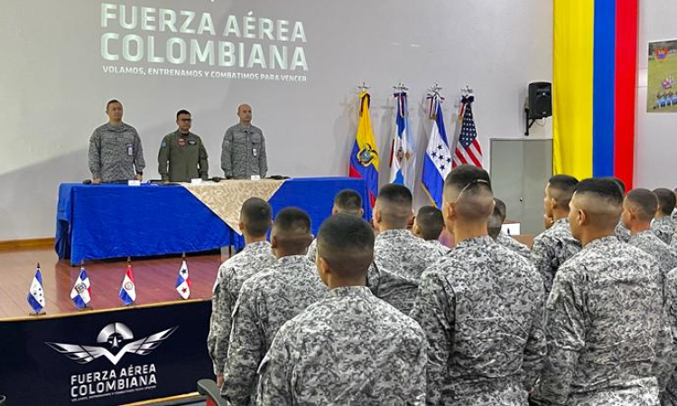 Jóvenes reservistas finalizan el servicio militar capacitados en diferentes especialidades 