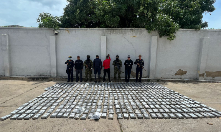 Interceptada lancha que transportaba cocaína en el mar Caribe