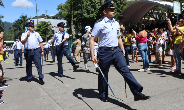 Fuerza Aérea engalana las calles de Villavicencio