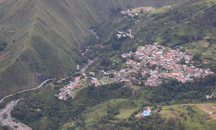 Aeronaves continúan monitoreando el área general de Quetame, Cundinamarca