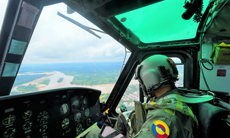 Aeronaves de su Fuerza Aeroespacial sobrevuelan el suroriente colombiano