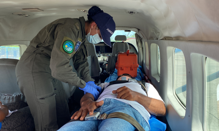 De Providencia a San Andrés, hombre fue trasladado por su Fuerza Aeroespacial Colombiana