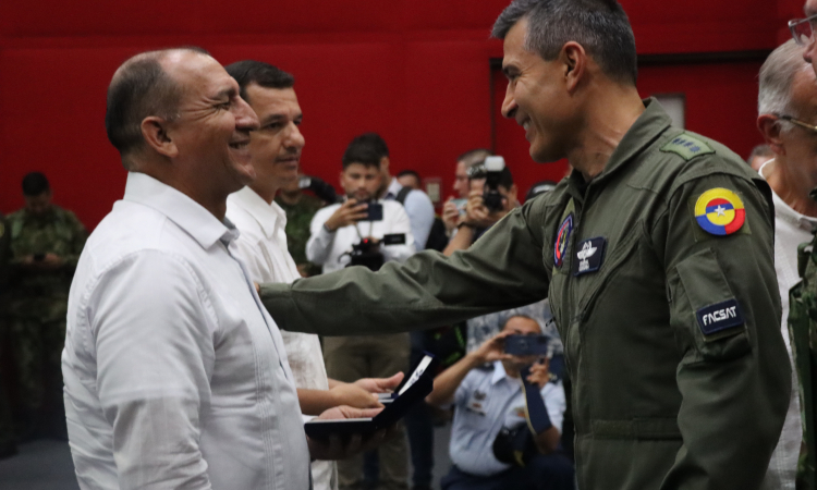 Fuerza Aeroespacial Colombiana, participó de la conmemoración del Día del Veterano en Neiva, Huila 