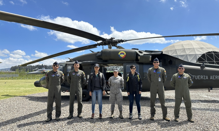Para la preservación del Cóndor de los Andes, Fuerza Aeroespacial traslada un ejemplar hacia Cundinamarca