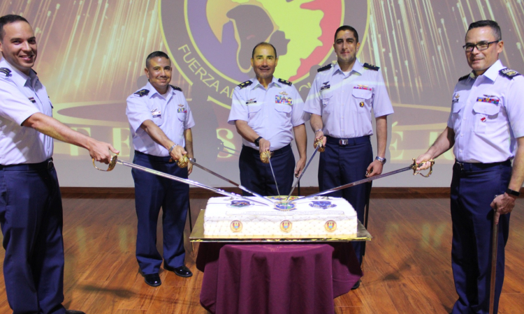 Por su compromiso en mantener el control del espacio aéreo nacional, militares son exaltados en la celebración del aniversario No.34 de la especialidad de Defensa Aérea y Antimisil