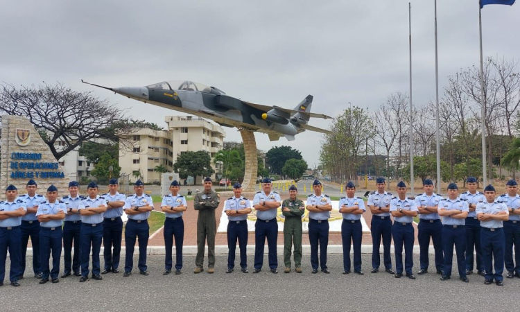 Finaliza curso para la Fuerza Aérea Ecuatoriana que potencializa las capacidades en Defensa Aérea de la región