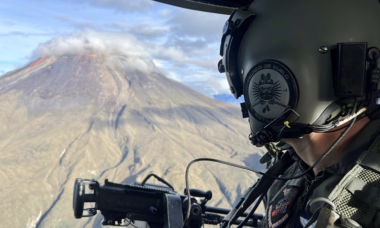 Monitoreo desde el aire al Nevado del Tolima  realiza su Fuerza Aeroespacial Colombiana 