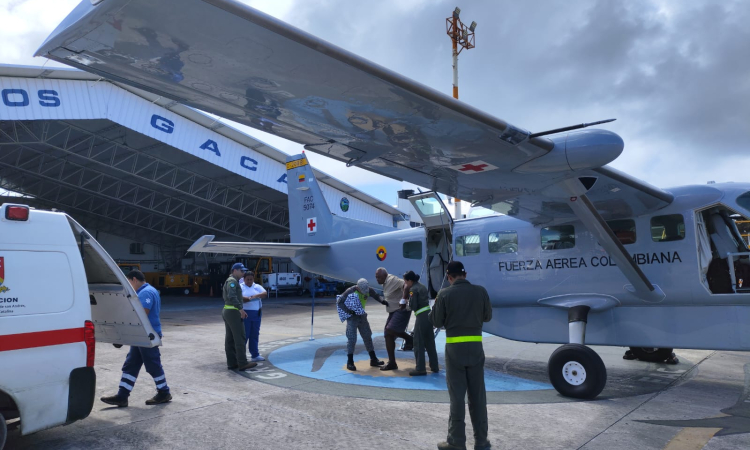 Con traslado aeromédico, su Fuerza Aeroespacial Colombina salvaguarda la salud de residente de Providencia