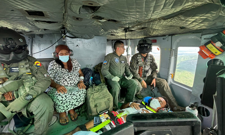 Mujer gestante fue transportada desde La Guajira por su Fuerza Aeroespacial