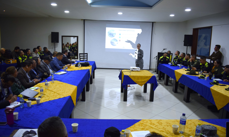 Primer encuentro regional de seguridad en Sabana de Occidente reunió a la Fuerza Pública y a los mandatarios locales electos