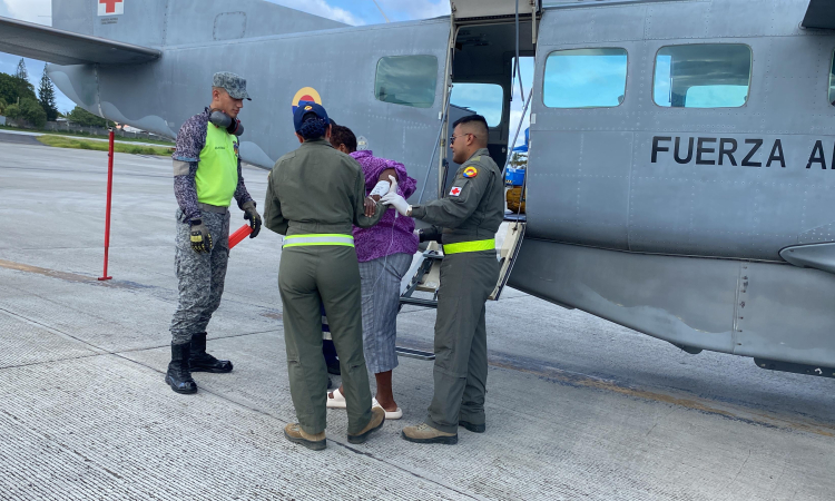 En avión ambulancia, mujer residente de Providencia fue trasladada a San Andrés