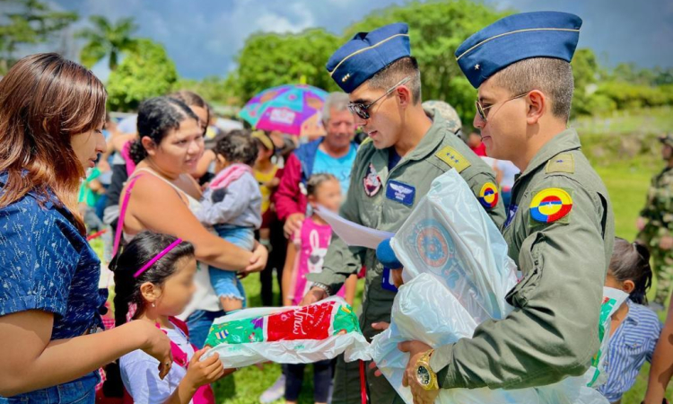 Operación Gratitud aviva la magia de la navidad en San Luis y Villarica, Tolima
