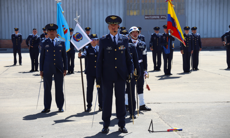 Ceremonia de transmisión de mando del Comando Aéreo de Mantenimiento