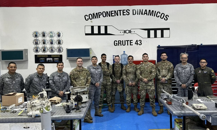 Fortalecimiento de la formación, sargentos de la USAF visitan su Fuerza Aeroespacial Colombiana en Melgar, Tolima
