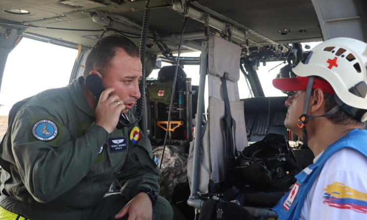 Fuerza Aérea continúa labores de búsqueda y rescate de parapentistas accidentados en la Sierra Nevada de Santa Mart