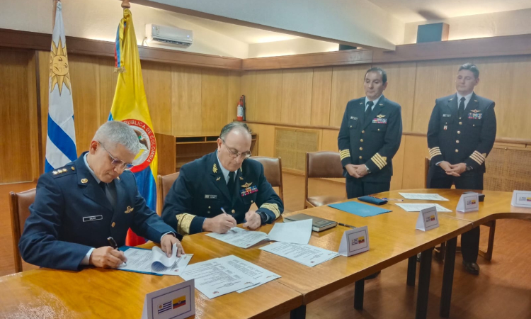Reunión de Jefes de Estafo Mayor con la Fuerza Aérea Uruguay 