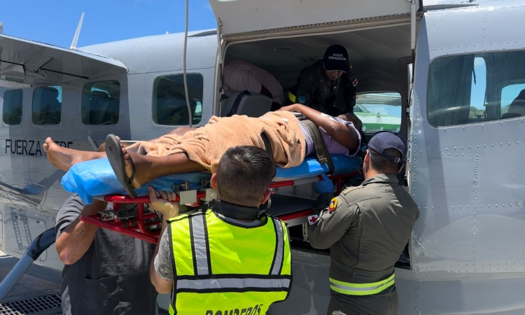 Traslado urgente de una adolescente en un Caravan C-208B desde Providencia hasta San Andrés