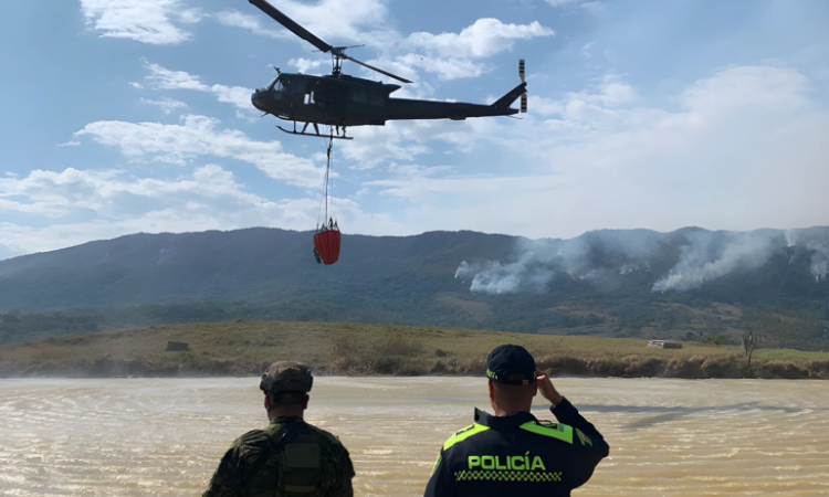 Controlado incendio forestal en Cunday, Tolima